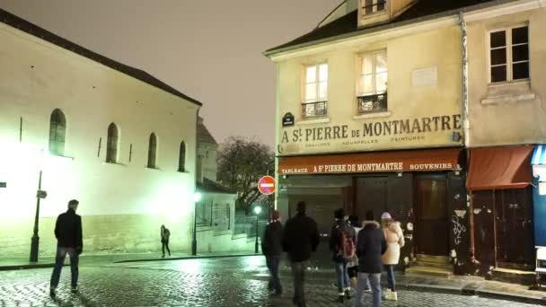 Париж театрально-мистецького району Монмартр - Париж, Франція — стокове відео