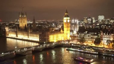Evlerin gece - Londra, İngiltere parlamentosu Westminster Bridge ve Big Ben havadan görünümü