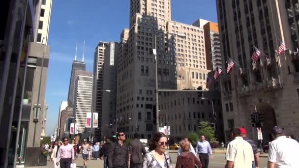 Chicago traffic intersection - CHICAGO, ILLINOIS / Estados Unidos — Vídeo de stock