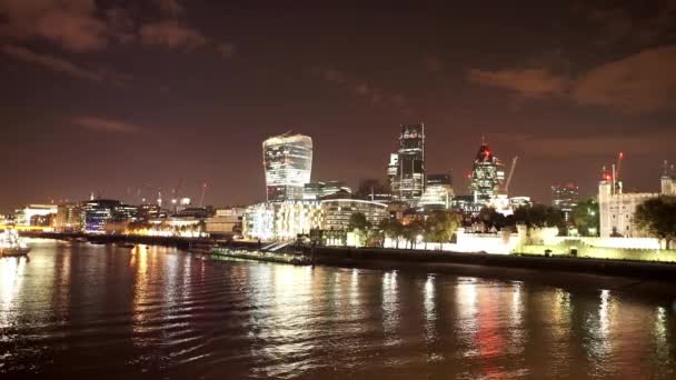 Incredibile skyline di Londra di notte - LONDRA, INGHILTERRA — Video Stock
