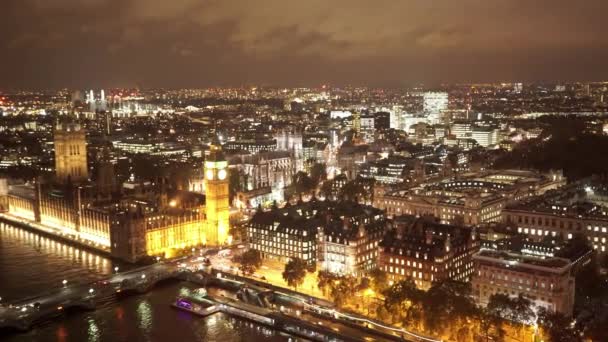 Город Вестминстер ночью сверху потрясающий вид с воздуха - ЛОНДОН, Англия — стоковое видео