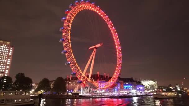 Fantastisk kväll skjuten av London Eye för redaktionellt bruk endast - London, England — Stockvideo