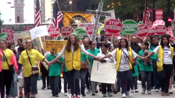 Demonstration protestmarsch - Chicago, Illinois/Usa — Stockvideo