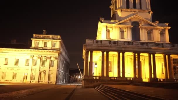 Old Royal Naval College i London Greenwich nattetid - London, England — Stockvideo