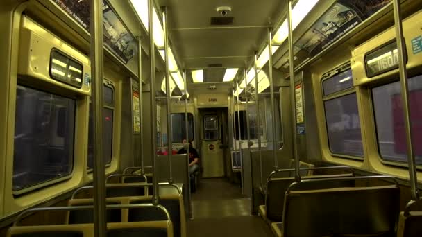 Chicago subway car - CHICAGO, ILLINOIS / USA — стоковое видео