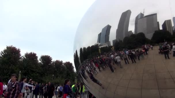 Cloud Gate Chicago Millennium Park - CHICAGO, ILLINOIS / EUA — Vídeo de Stock