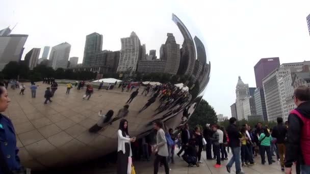 Cloud Gate Chicago loop - Chicago, Illinois/Usa — Stock video