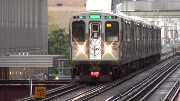 美国伊利诺伊州芝加哥，芝加哥地铁列车 — 图库视频影像