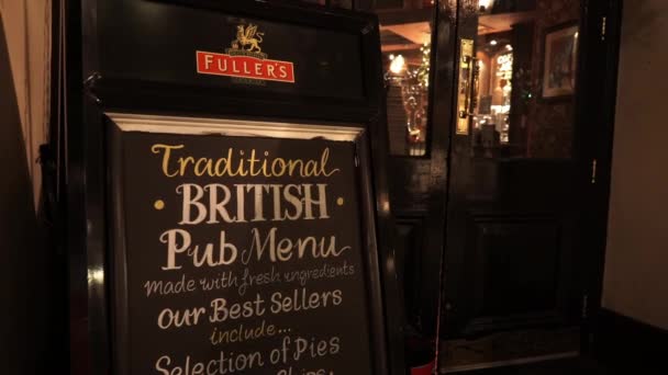 Menu traditionnel pub britannique - LONDRES, ANGLETERRE — Video