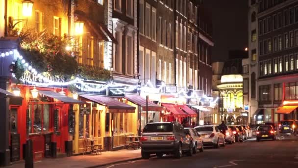 Piccoli ristoranti e bar colorati nel quartiere Covent Garden Londra - LONDRA, INGHILTERRA — Video Stock