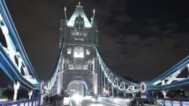 London Tower Bridge büyük çekim gece - Londra, İngiltere