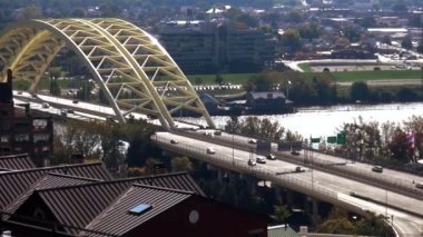 Ohio Nehri üzerinde - Cincinnati, Ohio ABD köprü