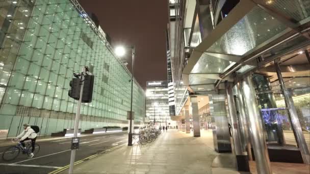Ultra nowoczesny Londyn nocą - Londyn, Anglia — Wideo stockowe