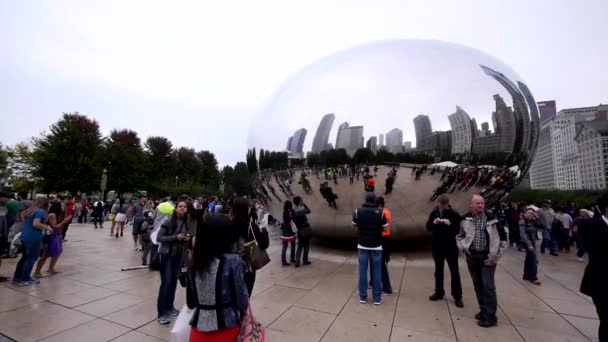 Cloud Gate Chicago Millennium Park - CHICAGO, ILLINOIS / Estados Unidos — Vídeos de Stock