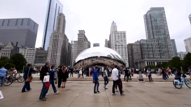 Cloud Gate Chicago Millennium Park - CHICAGO, ILLINOIS / Estados Unidos — Vídeos de Stock