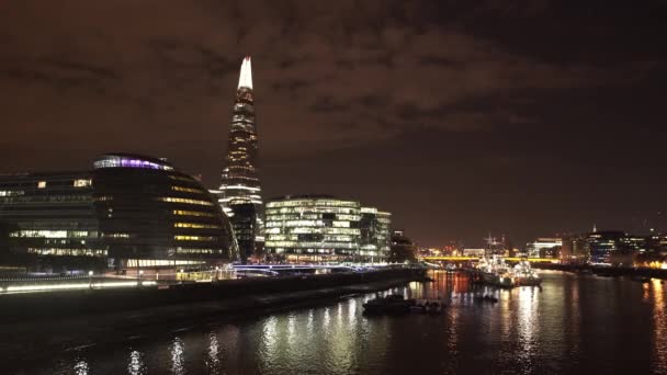 Londra City Hall di notte - LONDRA, INGHILTERRA — Video Stock