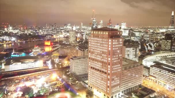 De City of London door nacht above - Londen, Engeland — Stockvideo