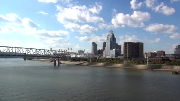 Gran vista del horizonte de Cincinnati - CINCINNATI, OHIO USA — Vídeos de Stock