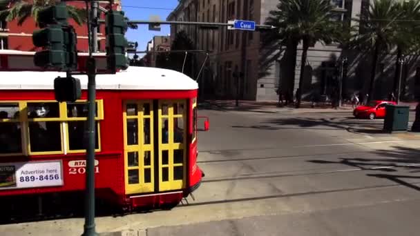 New Orleans oude trolley auto op Canal Street tram New Orleans, Louisiana, Verenigde Staten — Stockvideo