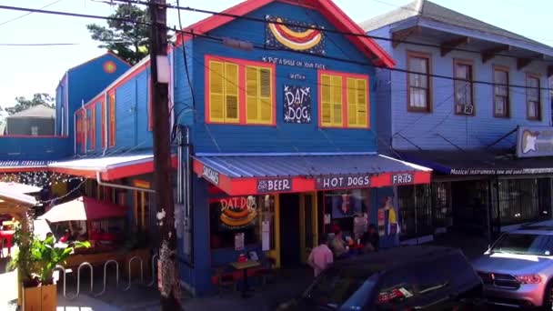 New Orleans Day Dog Pub sur Magazin Street NEW ORLEANS, LOUISIANA USA — Video