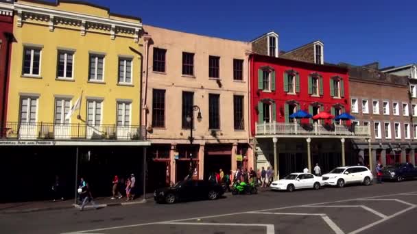 New Orleans colorful houses on Decatur Street NEW ORLEANS, LOUISIANA USA — стоковое видео