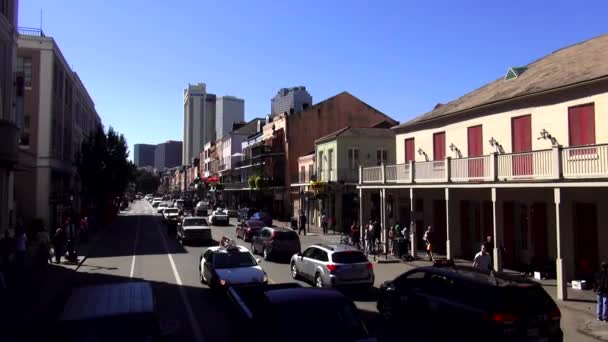 Beroemde Decatur Street in New Orleans, New Orleans, Louisiana Usa — Stockvideo