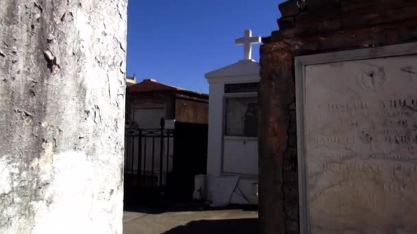 New Orleans St. Louis Cemetery No.1 sepulturas velhas NOVOS ORLEANS, LOUISIANA EUA — Vídeo de Stock