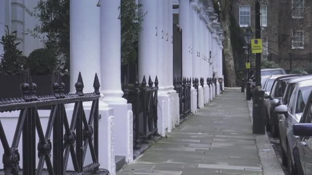 Paseo lateral en Londres Kensington — Vídeo de stock