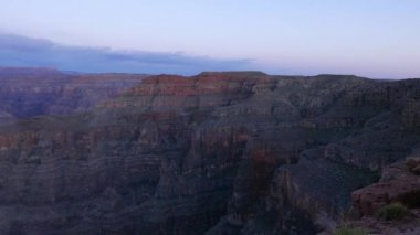Günbatımı - güzel bir akşam görünümü sonra ünlü Grand Canyon