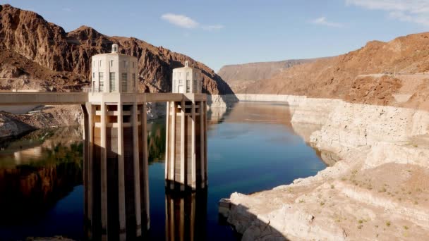 Hoover Dam på en solig dag — Stockvideo