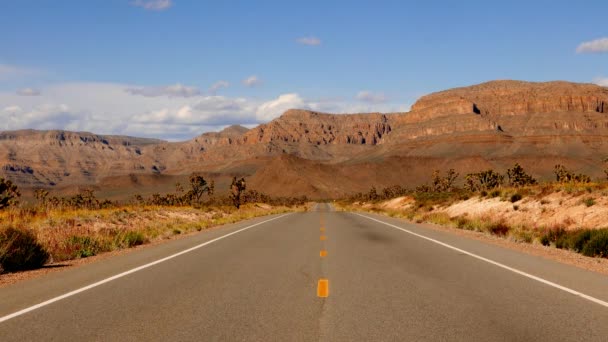 Route de paysage à travers l'Arizona . . — Video