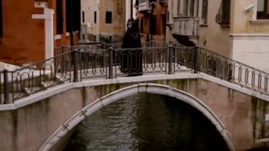 Köprü - Venedik, Venezia maskeli lady