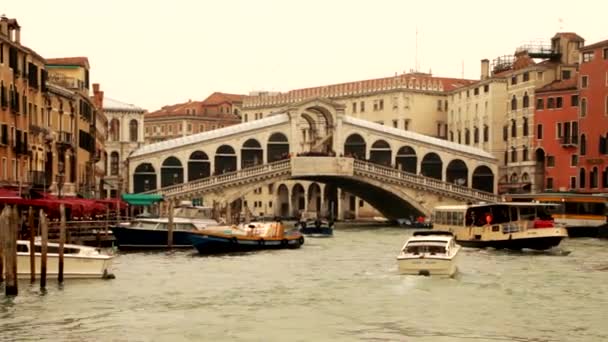 Venezia Canale Grande - Βενετία, γέφυρα του Ριάλτο — Αρχείο Βίντεο