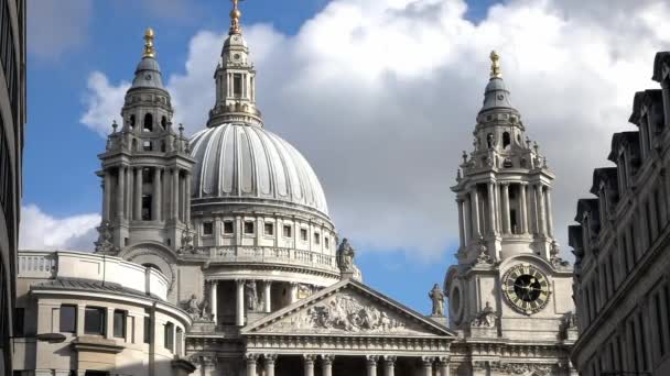 Amazing view over St. Paul 's Cathedral London — стоковое видео