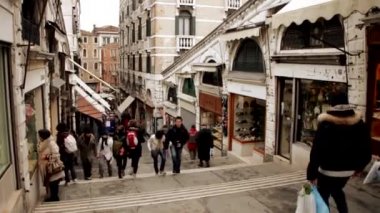 Rialto Köprüsü Venedik, Venezia dükkanlar