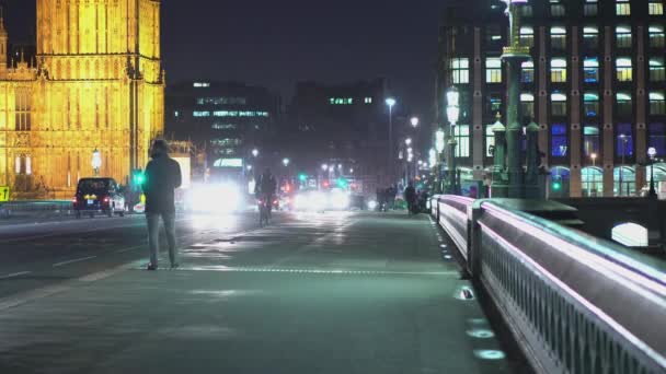 Westminster Bridge Londres à noite LONDRES, INGLÊS — Vídeo de Stock