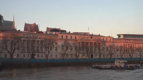 Somerset House London al atardecer - LONDRES, INGLATERRA — Vídeo de stock