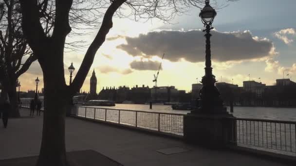 Όμορφη περιοχή Southbank στο London Eye - Λονδίνο, Αγγλία — Αρχείο Βίντεο