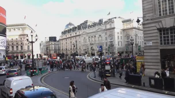 Impresionante vista sobre Piccadilly Circus - LONDRES, INGLATERRA — Vídeos de Stock