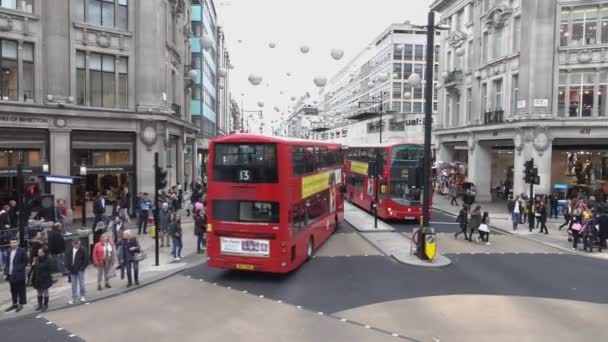 Χαρακτηριστική άποψη οδών Λονδίνο - Λονδίνο, Αγγλία — Αρχείο Βίντεο