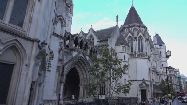 A Corte Real de Justiça de Londres - LONDRES, PORTUGAL — Vídeo de Stock
