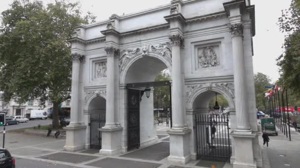 Arco de mármore no Hyde Park - LONDRES, ENGLÂNDIA — Vídeo de Stock