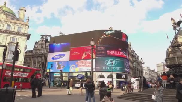 Famous Piccadilly Circus London on a sunny day  - LONDON,ENGLAND — Stock Video