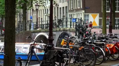 Amsterdam şehir bisikleti