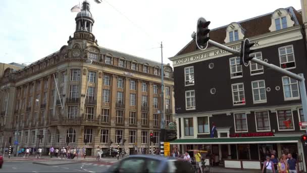 アムステルダムの中心部の大きなホテルと Artotel を呼ばれる — ストック動画