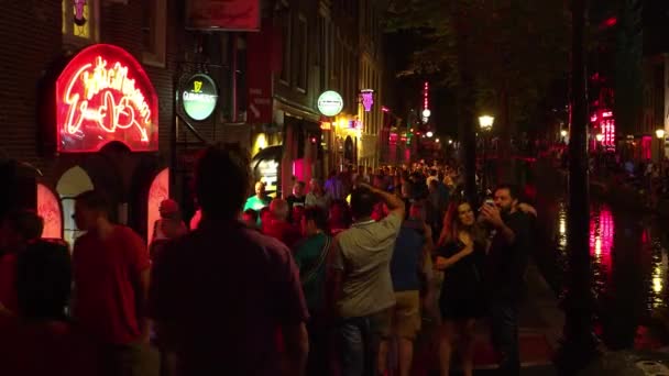 Red Light District em Amsterdam vida noturna — Vídeo de Stock