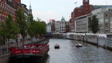 Amsterdam kanalları tipik görünümü