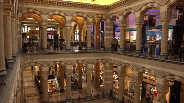 Exclusieve Magna Plaza Shopping Center in Amsterdam — Stockvideo