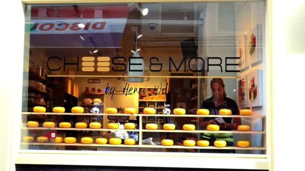 Cheese Shop Amsterdam berömda ost av Holland — Stockvideo