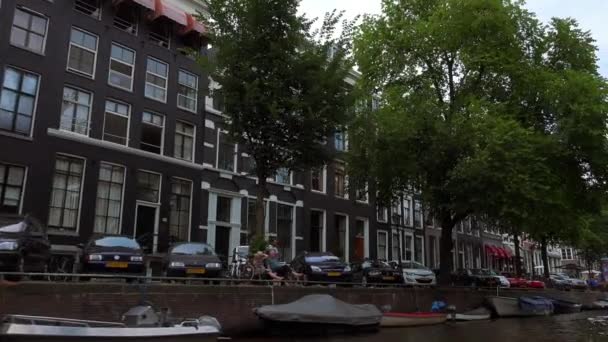Круиз по Амстердамскому каналу — стоковое видео